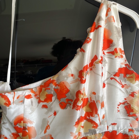 NWOT TAHARI size 12P one side off shoulder dress Orange flower print fully lined - Picture 5 of 7